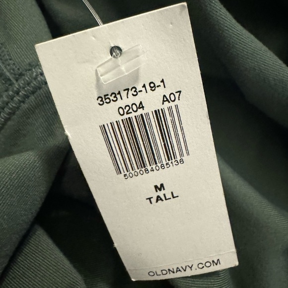 NWT! Old Navy High-Waisted PowerPress Crop Leggings - Size Medium Tall 🏋️ - Picture 2 of 2